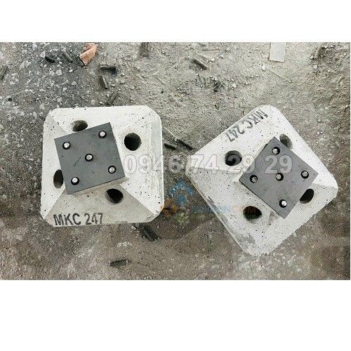 Móng kim cương 5 bulong neo phi 12 ,  mặt125x125mm