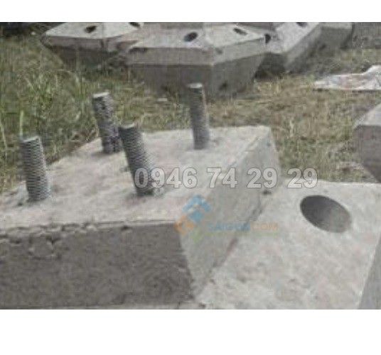 Móng kim cương 4 bulong neo phi 12 ,  mặt145x145mm